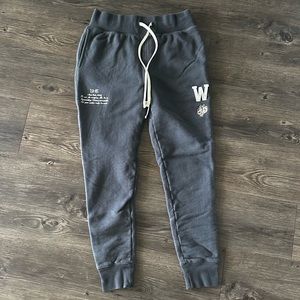 DarcSport. Medium. Gray sweats.